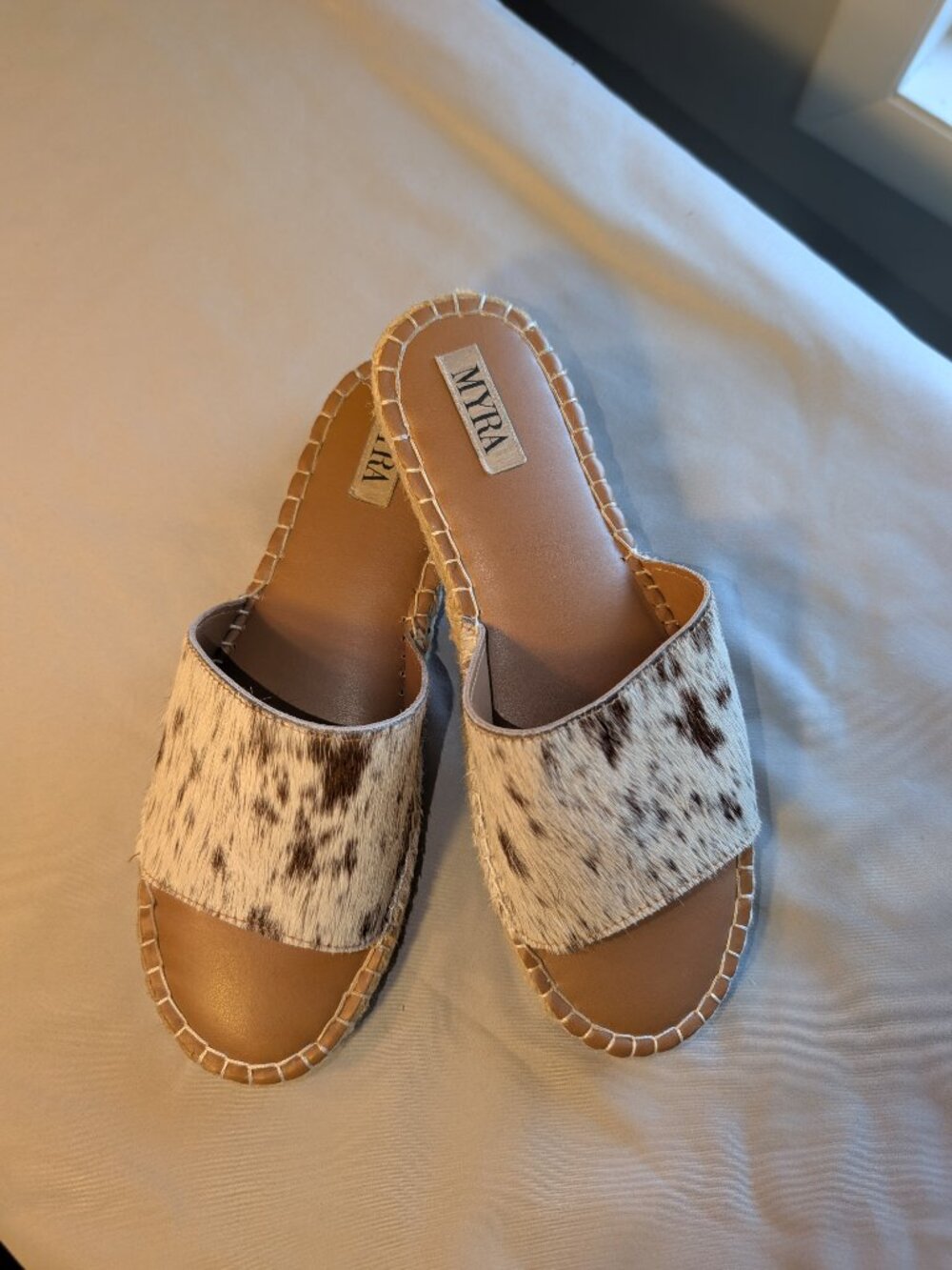 Myra Bag Cowhide Sandals Slides Women’s Size 7 Tan Casual Open Toe Leather EUC